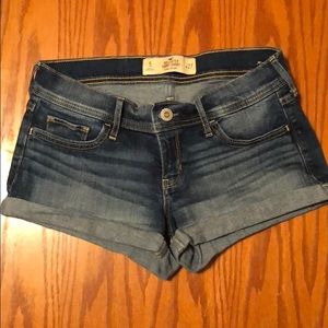 Hollister Short Short Low Rise Cuffed Shorts